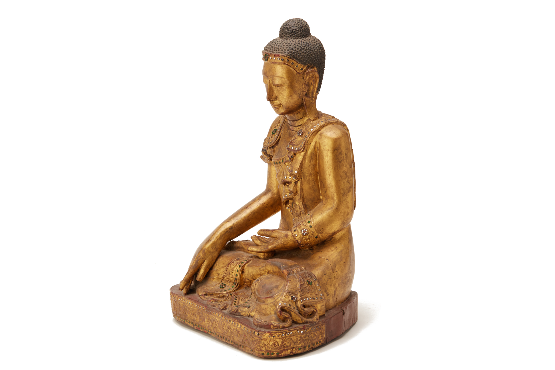 A BURMESE CARVED GILTWOOD BUDDHA - Image 3 of 5