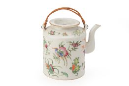A CYLINDRICAL FAMILLE ROSE PORCELAIN TEAPOT