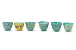 A GROUP OF SIX TURQUOISE OR YELLOW GROUND TEA BOWLS
