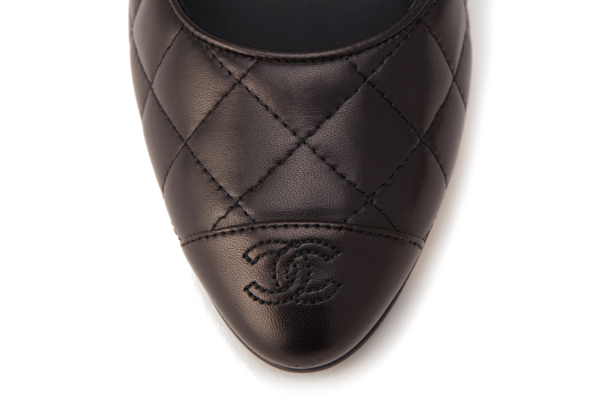 A PAIR OF CHANEL BLACK QUILTED LEATHER SLINGBACK HEELS EU 40 - Image 3 of 4