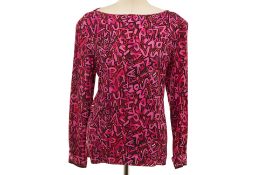 A LOUIS VUITTON FUCHSIA PINK PRINTED SILK BLOUSE