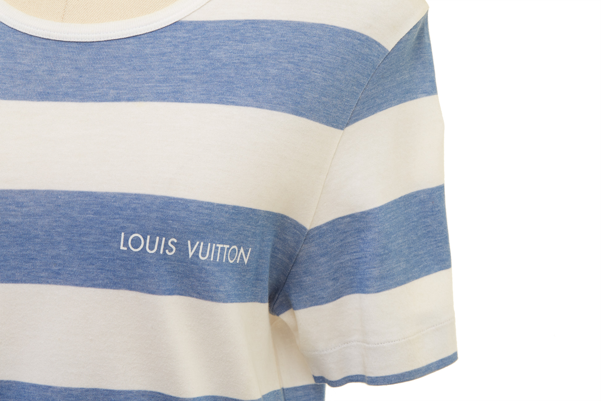 TWO LOUIS VUITTON T-SHIRTS - Image 3 of 6