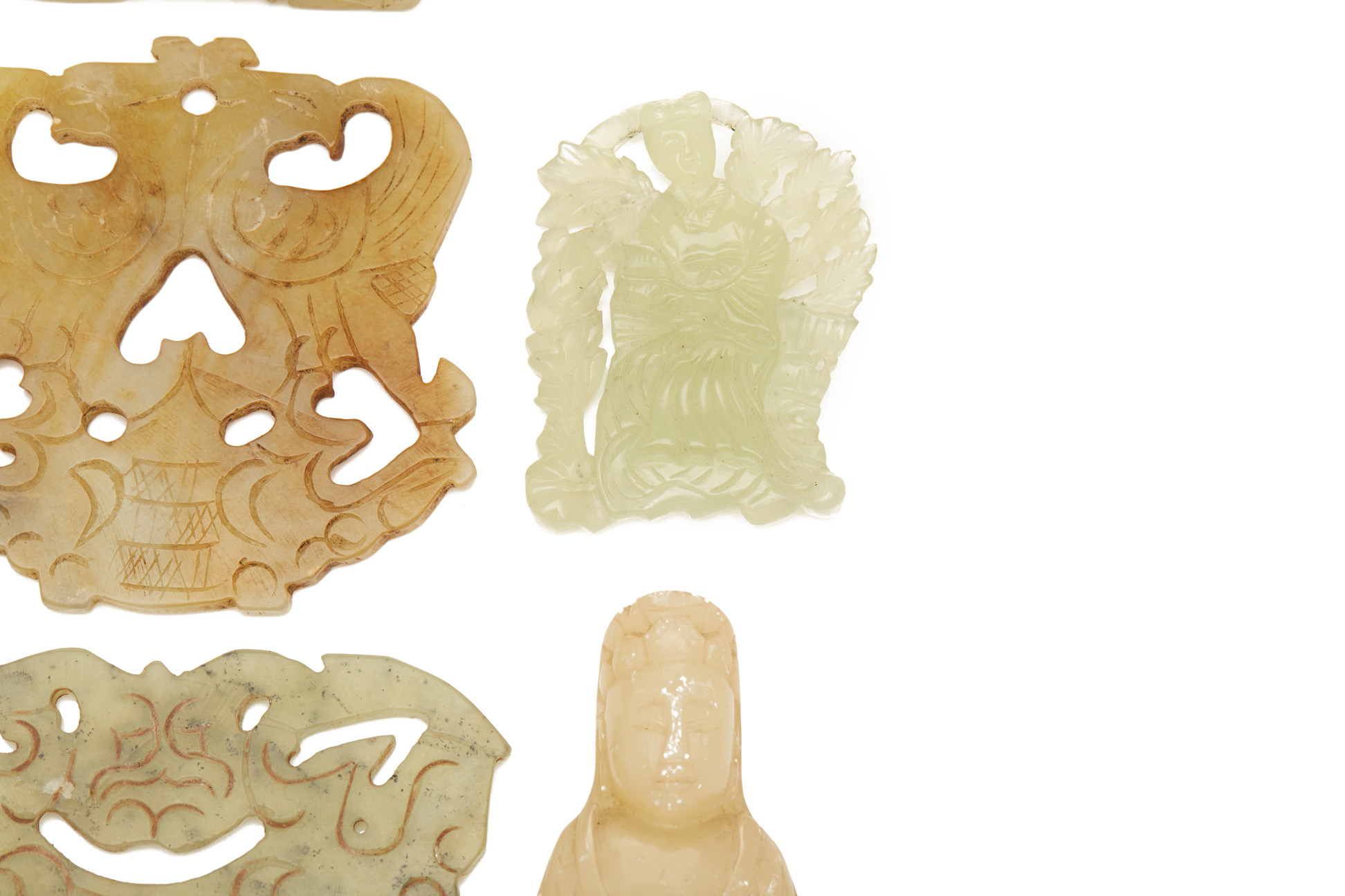 A GROUP OF ASSORTED JADE CARVINGS - Image 3 of 5