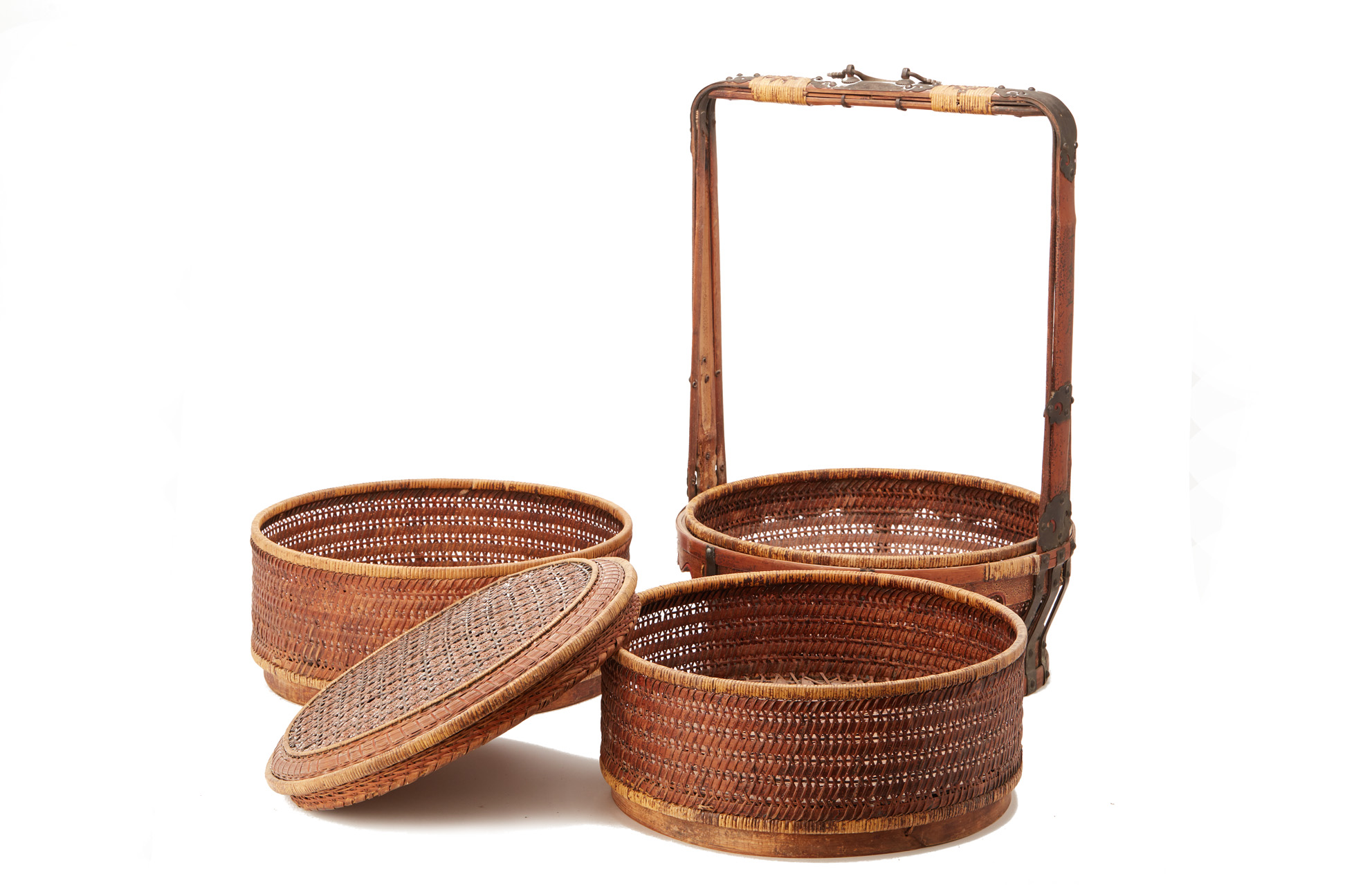 A RATTAN TWO TIER BASKET - Image 4 of 4