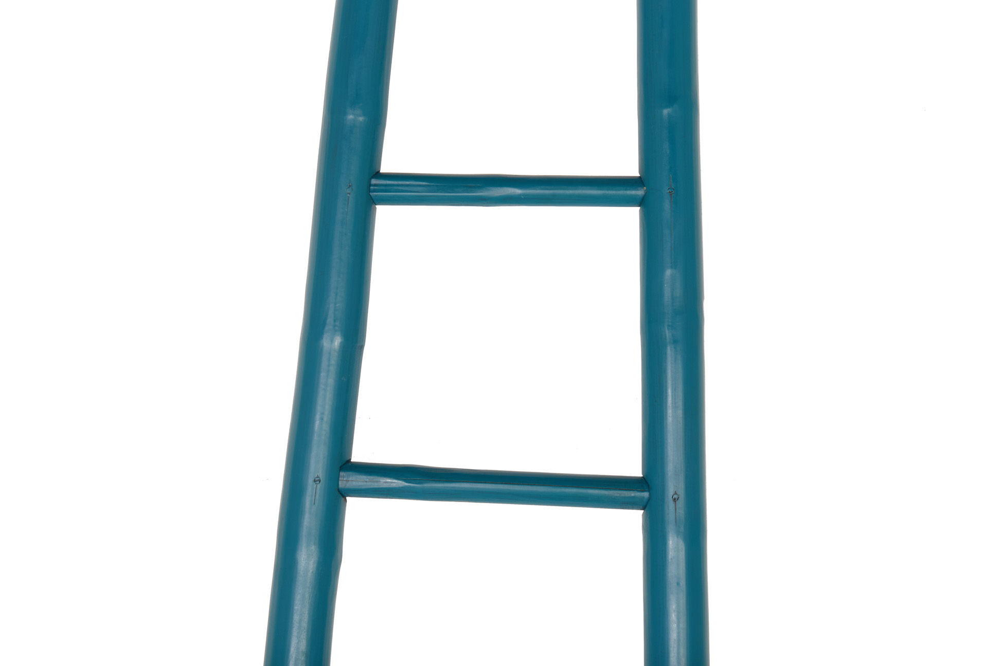 A BLUE BAMBOO LADDER - Image 2 of 2