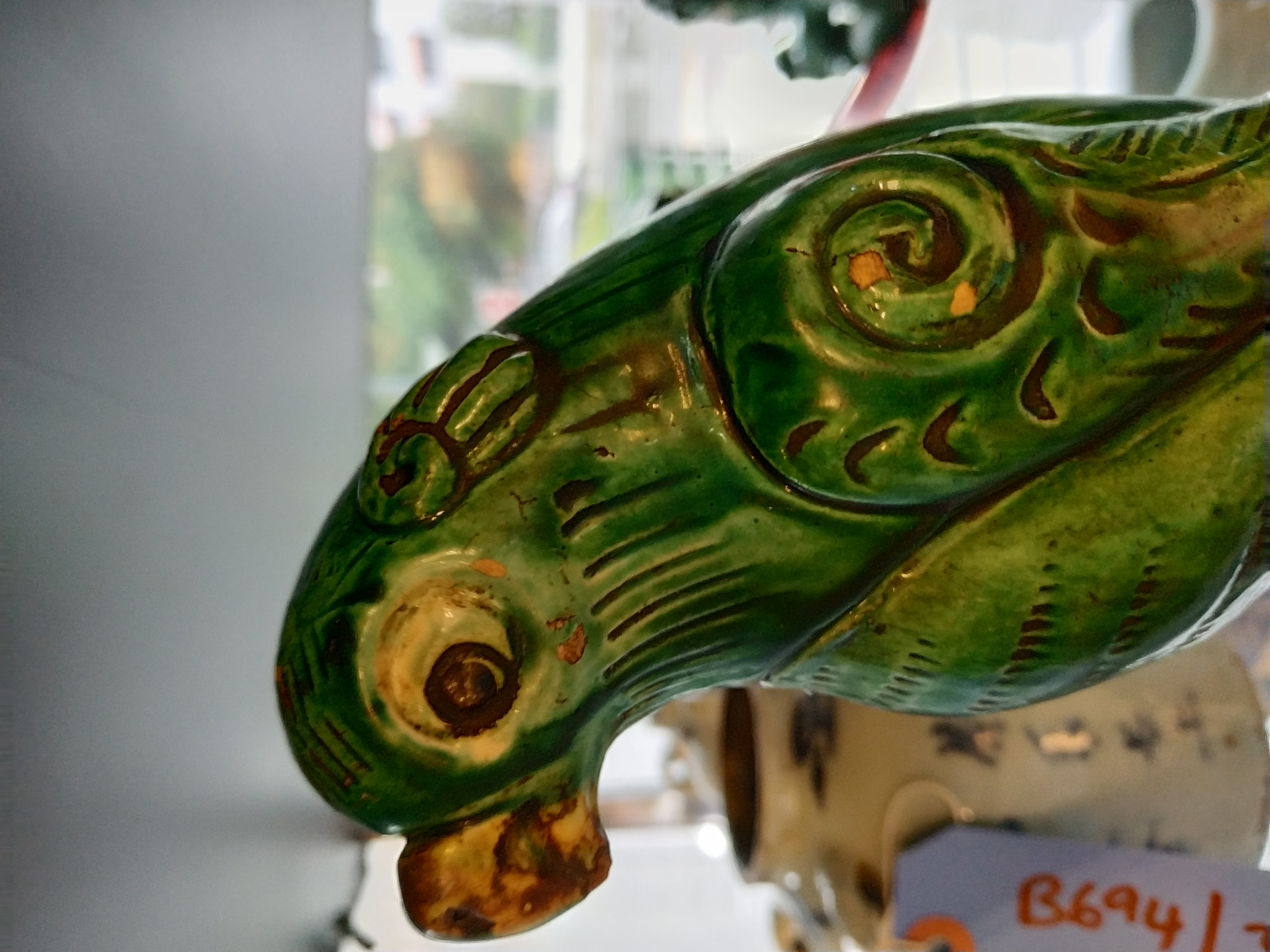 A PAIR OF CHINESE GREEN GLAZED PARROT JOSS STICK HOLDERS - Image 5 of 5