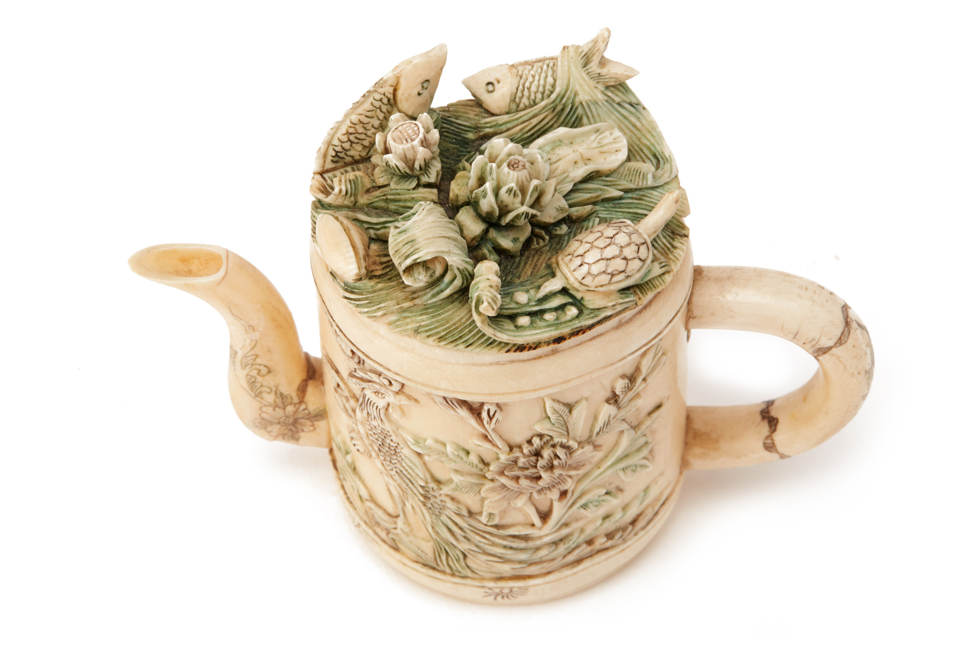 A MINIATURE CARVED IVORY TEAPOT - Image 3 of 4