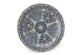 A BLUE AND WHITE PORCELAIN CHARGER