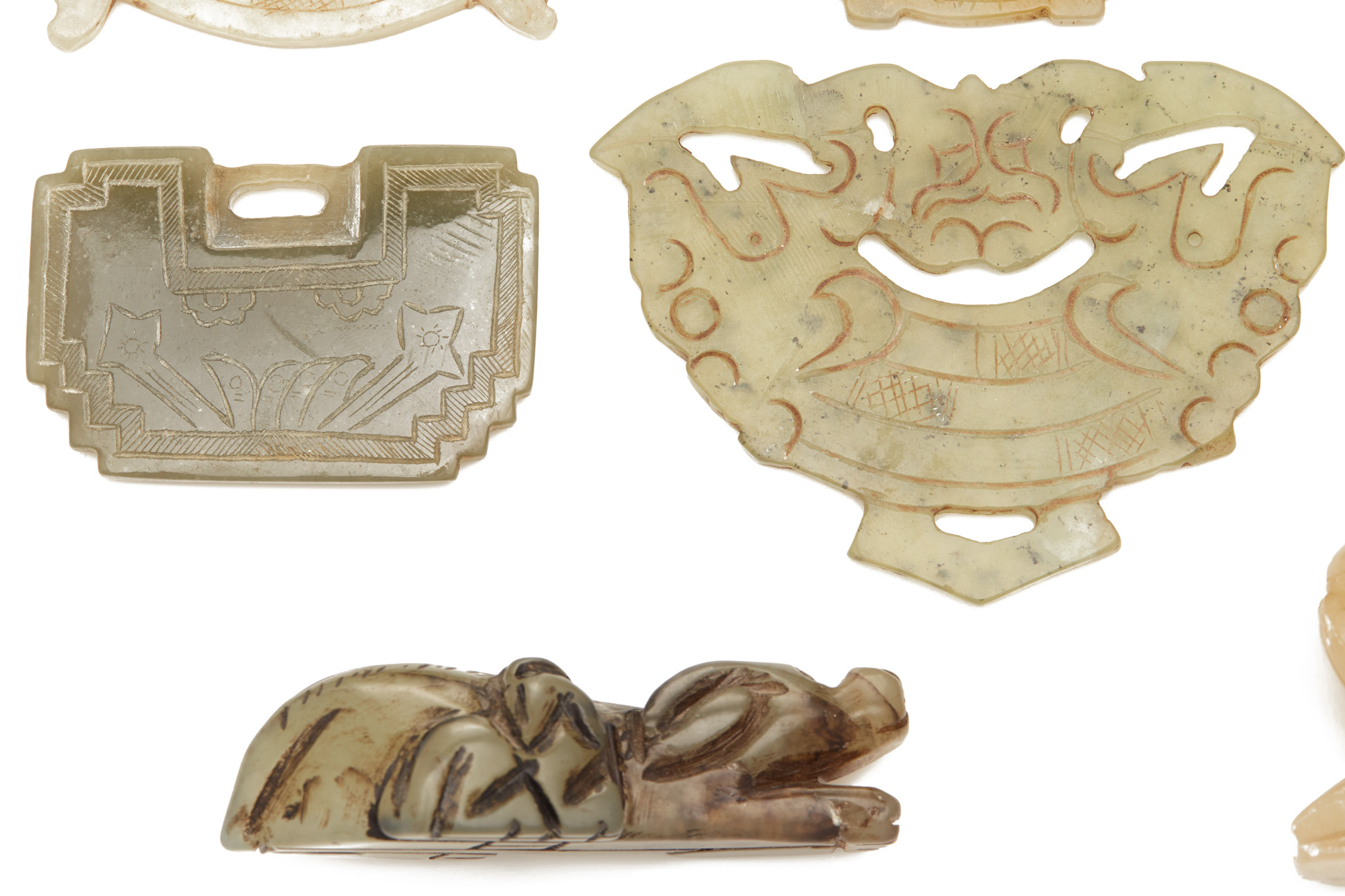 A GROUP OF ASSORTED JADE CARVINGS - Image 4 of 5