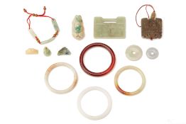 A GROUP OF ASSORTED JADE AND OTHER HARDSTONE ITEMS