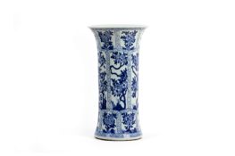 A LARGE FLARED BLUE AND WHITE PORCELAIN BEAKER VASE