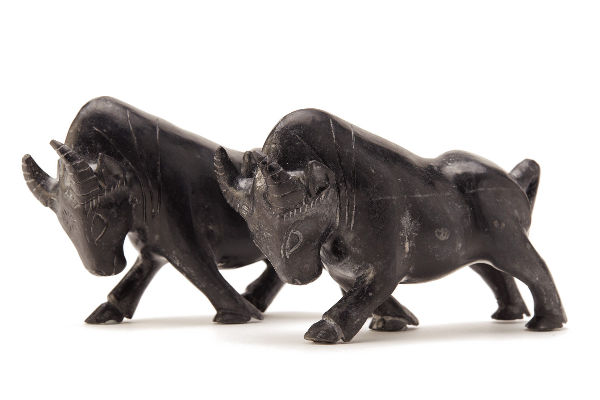 A PAIR OF CHINESE CARVED STONE MODELS OF BULLS - Image 2 of 2