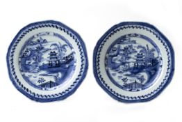 A PAIR OF CHINESE EXPORT BLUE AND WHITE PLATES