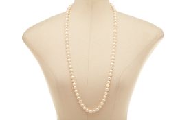 A SINGLE STRAND BAROQUE CULTURED PEARL NECKLACE