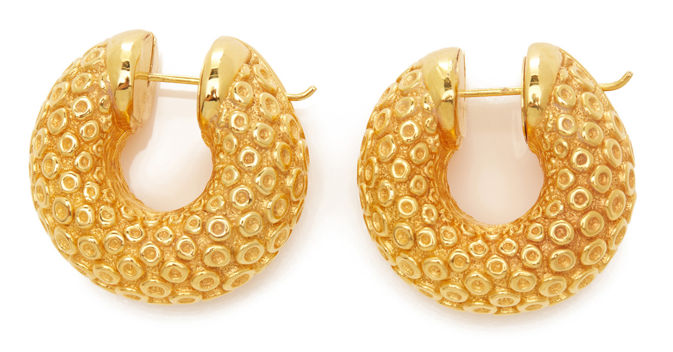 AN ITALIAN GOLD HINGED BANGLE AND EARRINGS - Image 3 of 5