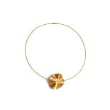 A NIESSING GOLD PENDANT NECKLACE