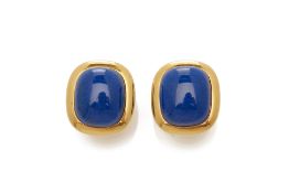 A PAIR OF GOLD AND LAPIS LAZULI STUD EARRINGS