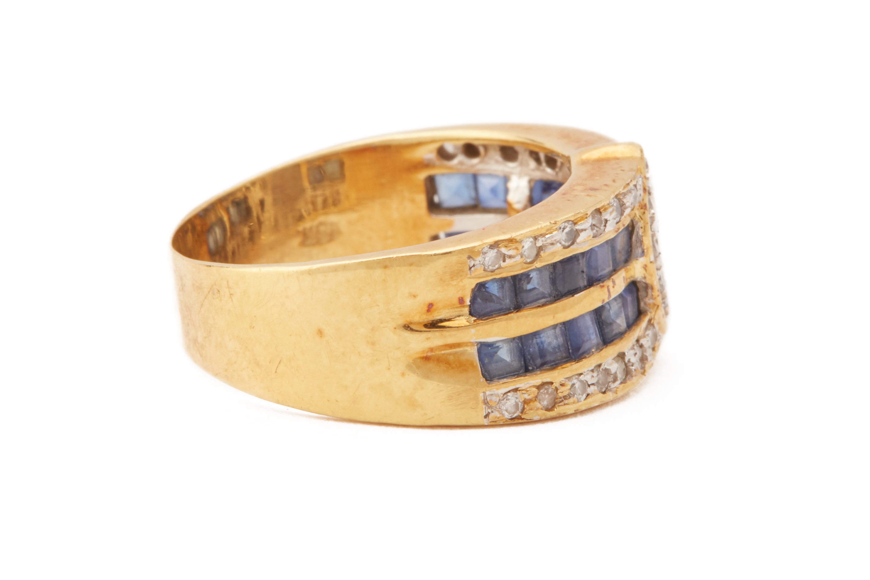 A SAPPHIRE AND DIAMOND BAND RING - Image 3 of 3