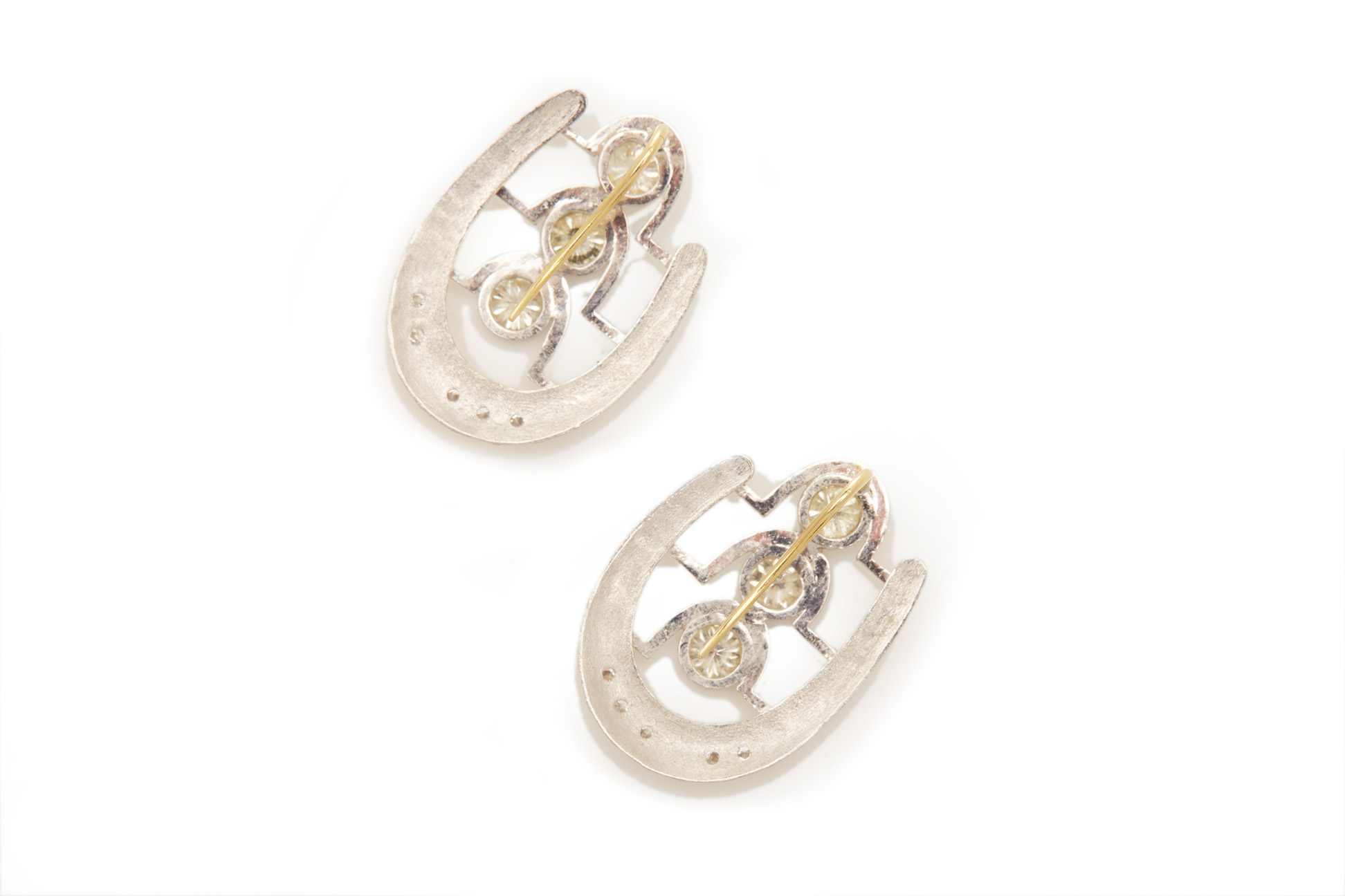 A PAIR OF TWO COLOUR GOLD DIAMOND U-SHAPED EARRINGS - Image 2 of 2