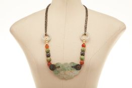 A JADE AND HARDSTONE PENDANT NECKLACE