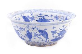 A BLUE AND WHITE PORCELAIN BASIN