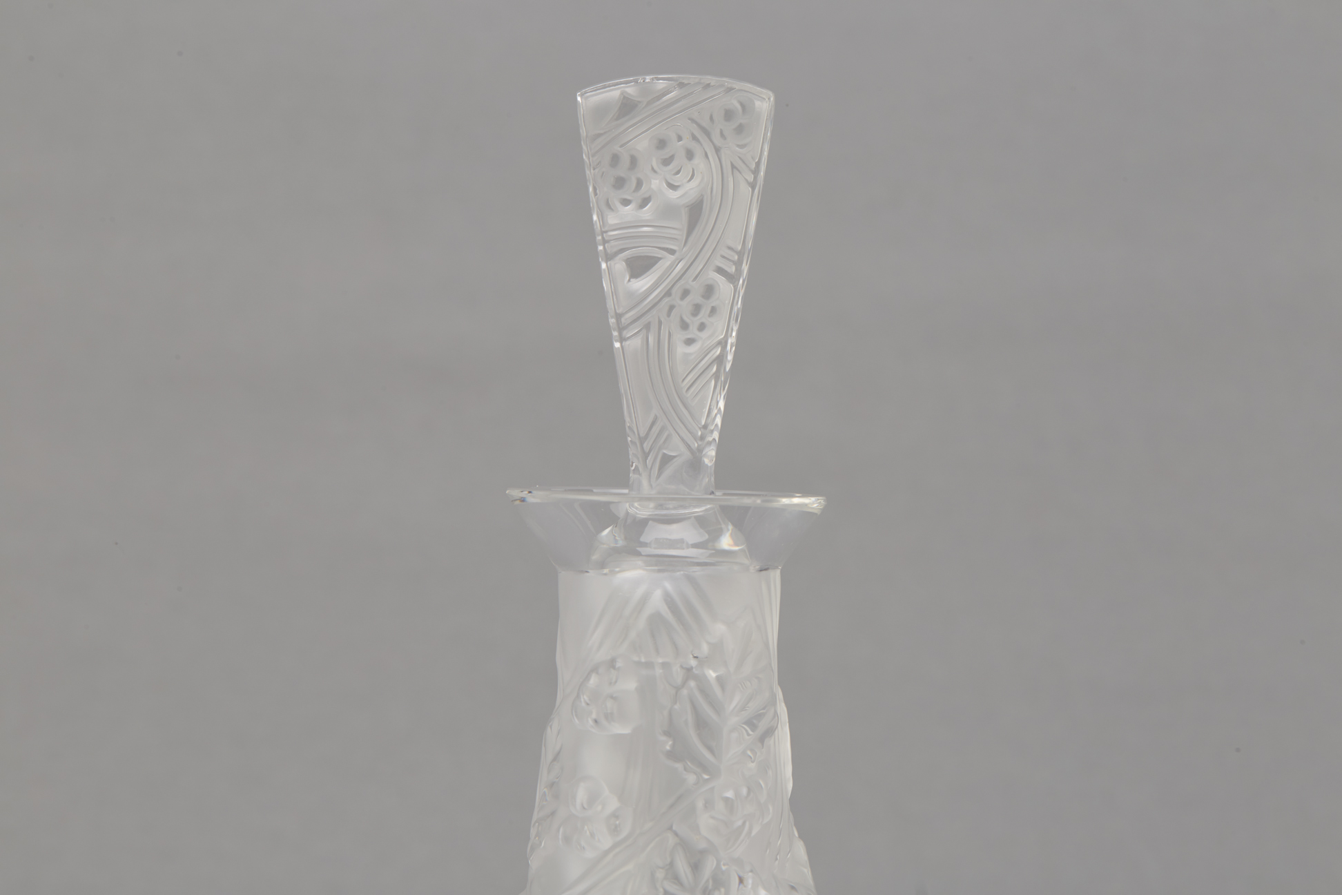 A LALIQUE CARAFE OR DECANTER MURES - Image 3 of 4