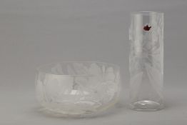 A HAWAIIAN ETCHED GLASS BOWL AND VASE