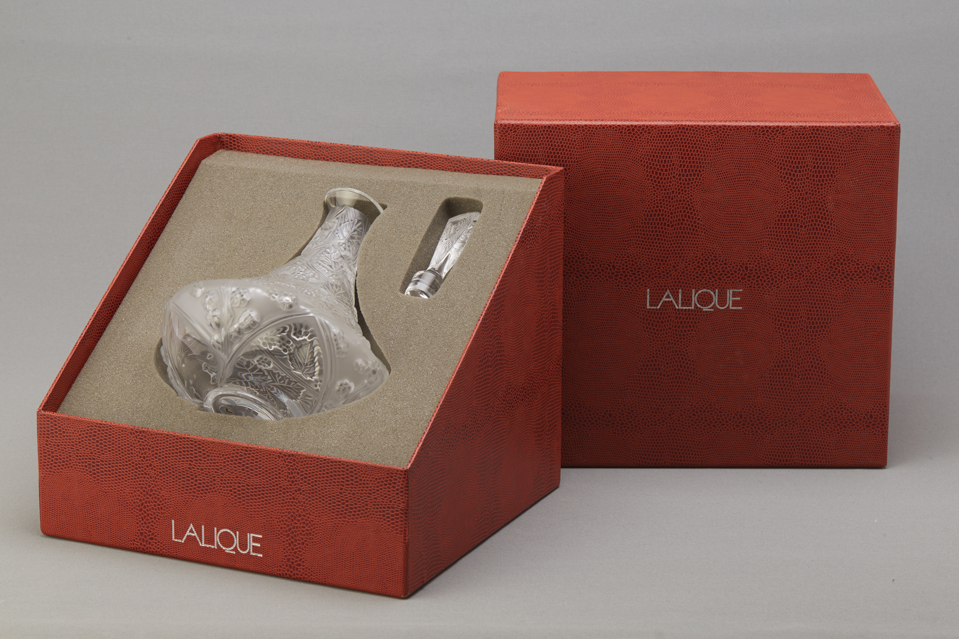 A LALIQUE CARAFE OR DECANTER MURES - Image 4 of 4