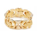 AN ITALIAN HOLLOW YELLOW GOLD BRACELET