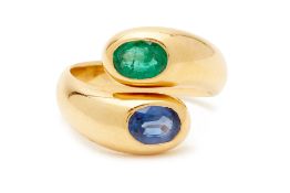 A EMERALD AND SAPPHIRE "TOI ET MOI" RING