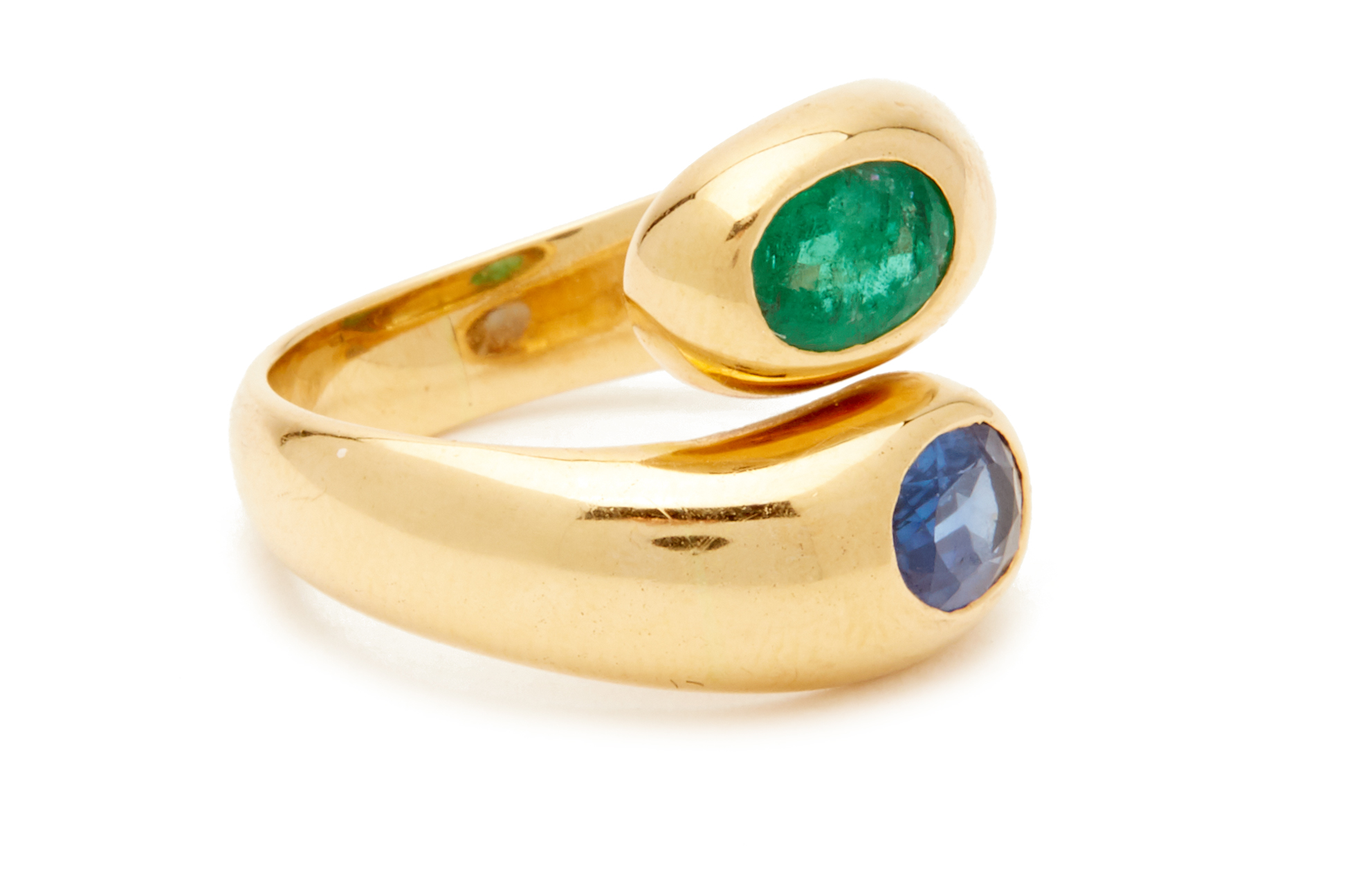 A EMERALD AND SAPPHIRE "TOI ET MOI" RING - Image 2 of 4