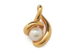 A YELLOW GOLD AND PEARL PENDANT