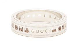 A GUCCI RING