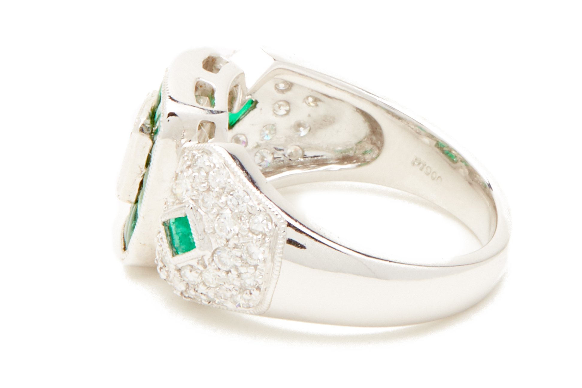 A PLATINUM, EMERALD CUT DIAMOND AND EMERALD RING - Image 3 of 4