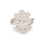 AN WHITE GOLD FLORAL DIAMOND RING