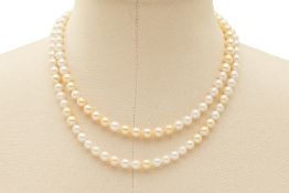 AN AKOYA PEARL NECKLACE WITH GOLD CLASP (APPROX. 118 PEARLS)