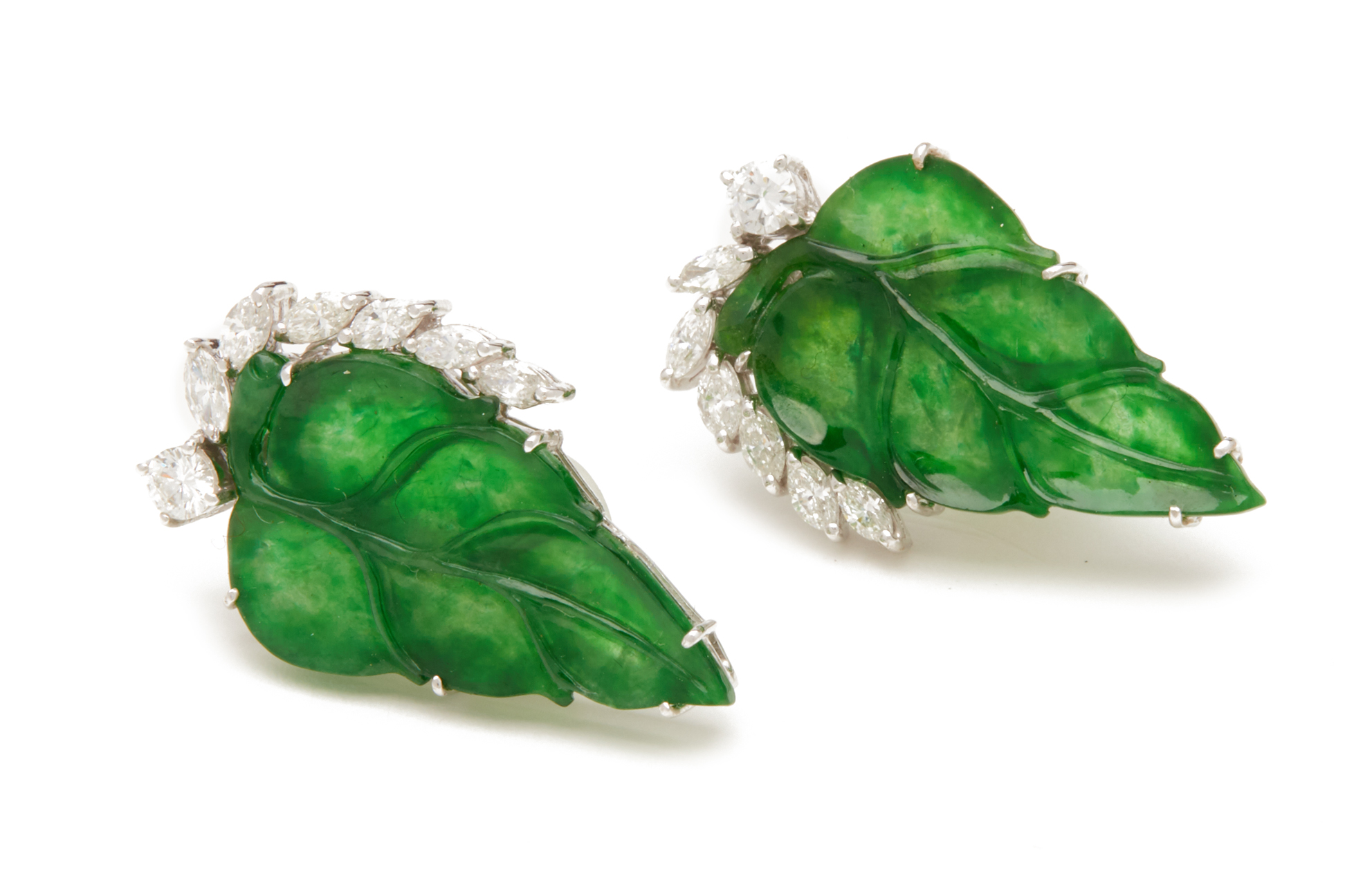 A PAIR OF CARVED EGGSHELL JADE AND DIAMOND EARRINGS