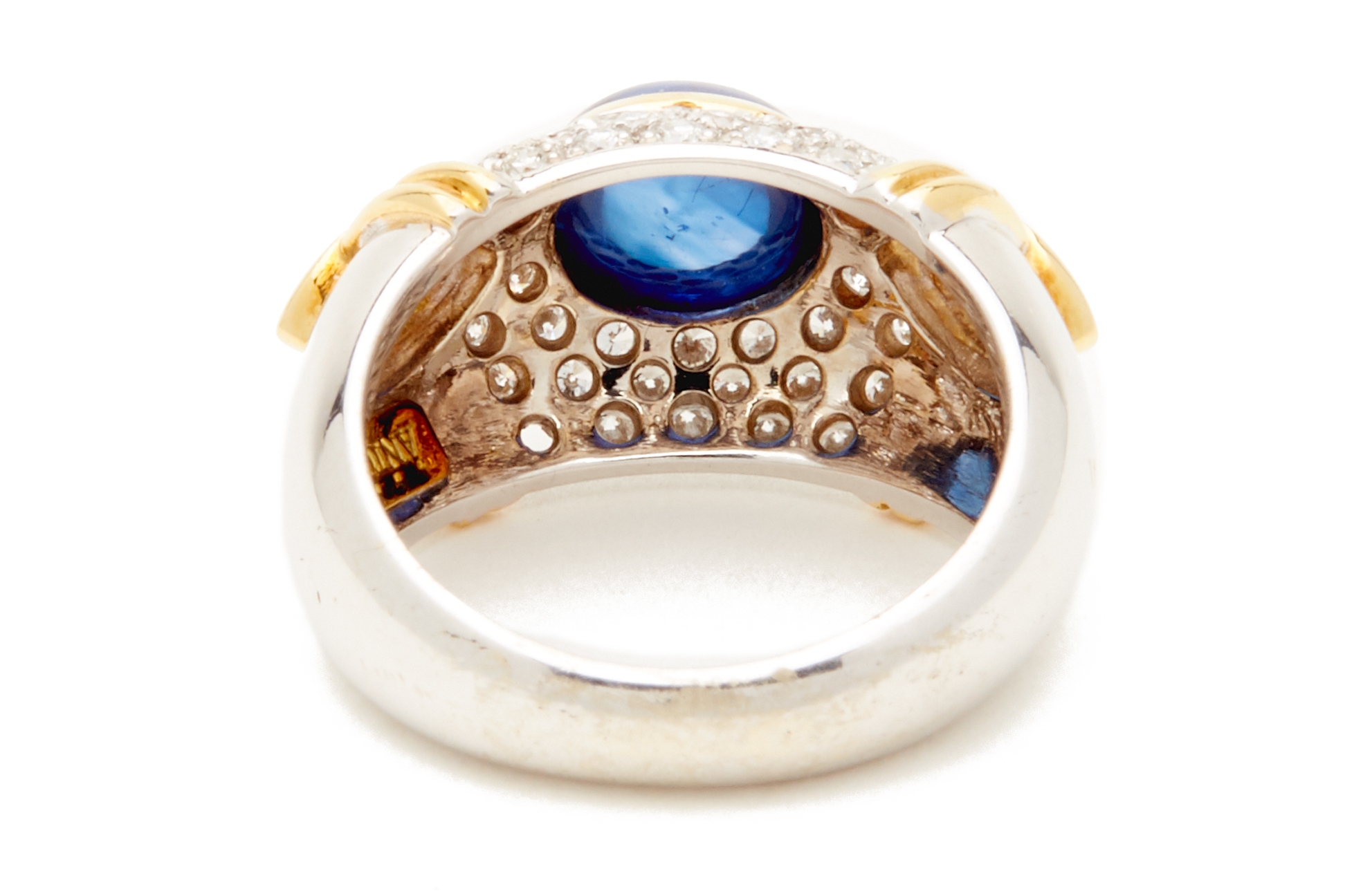 AN ANTONINI CABOCHON SAPPHIRE AND DIAMOND RING - Image 4 of 4