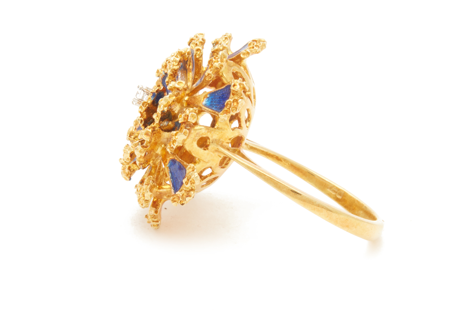 AN 18K YELLOW GOLD ENAMEL RING - Image 3 of 4