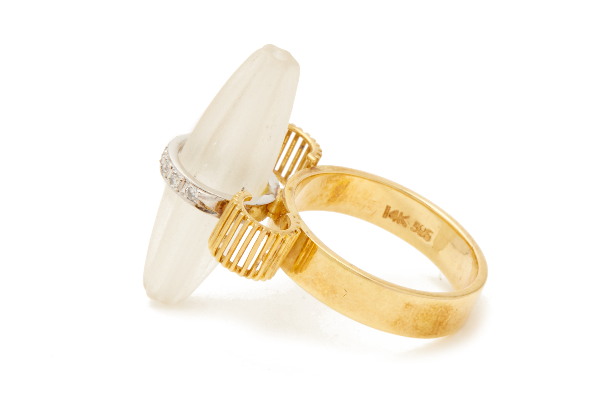 A YELLOW GOLD, QUARTZ AND DIAMOND RING - Image 3 of 4