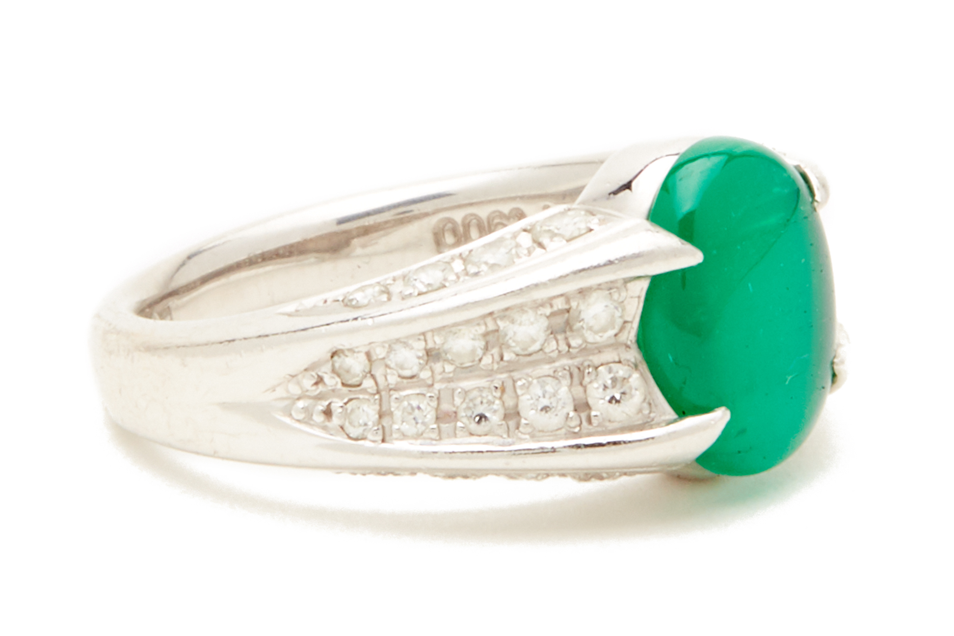 A PLATINUM, CABOCHON EMERALD AND DIAMOND RING - Image 2 of 5