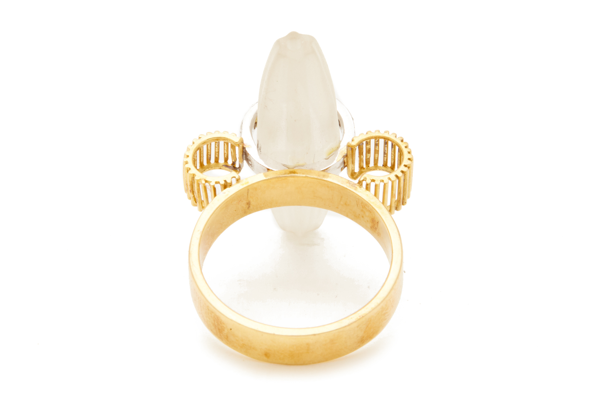 A YELLOW GOLD, QUARTZ AND DIAMOND RING - Image 4 of 4