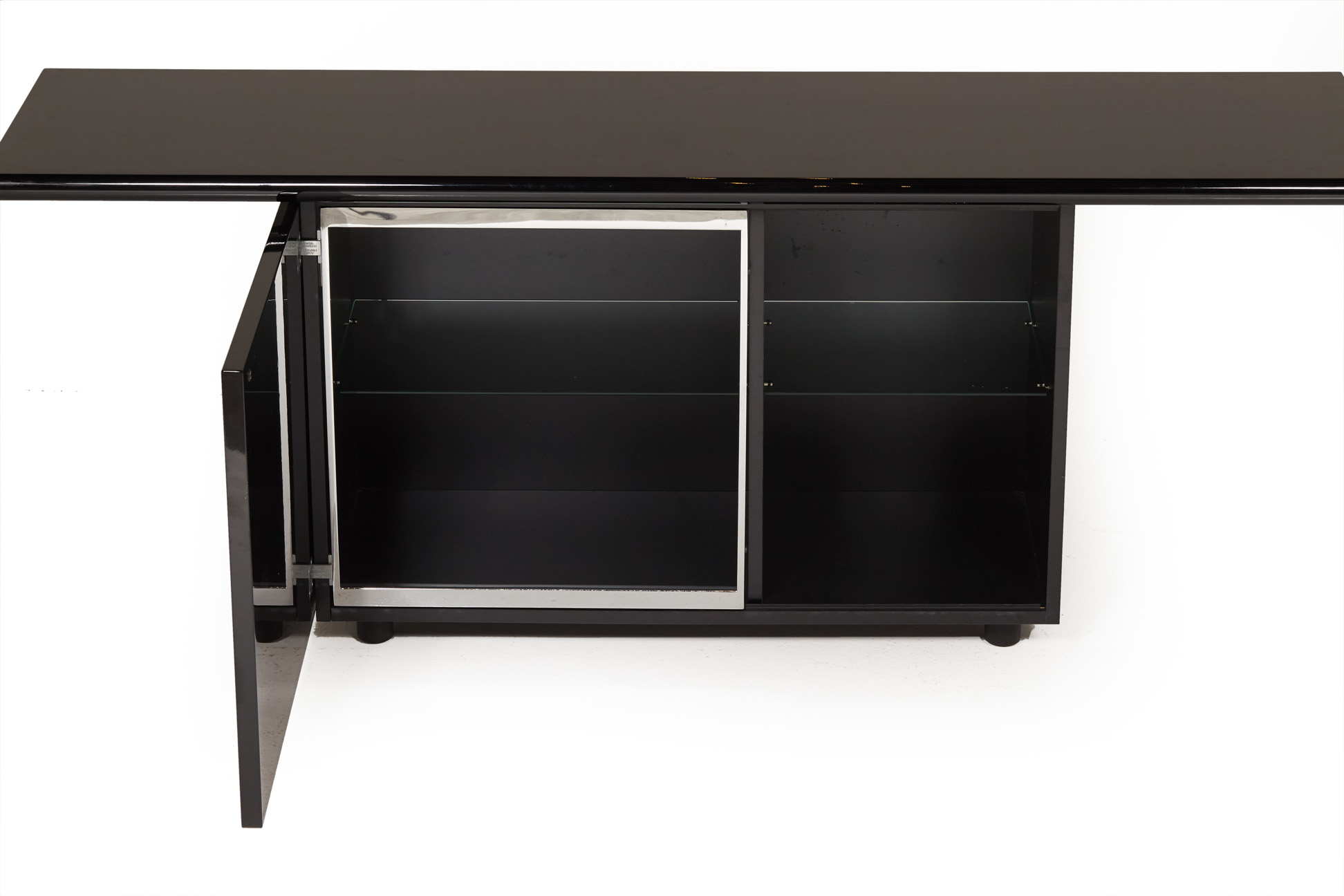 AN ACERBIS BLACK "SHERATON" CONTEMPORARY SIDEBOARD - Image 3 of 3