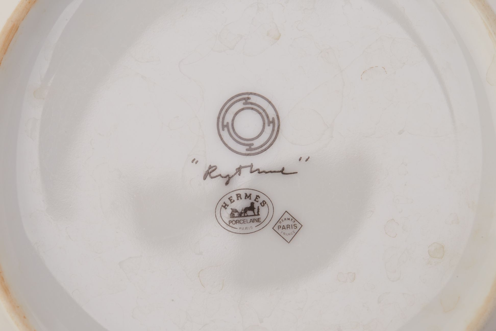 A PAIR OF HERMES 'RYHME' PATTERN CUPS AND SAUCERS - Image 2 of 2