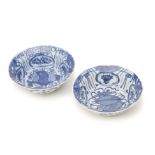 A PAIR OF CHINESE KRAAK BLUE AND WHITE BOWLS