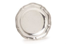 AN ANTIQUE FRENCH SILVER DINNER PLATE