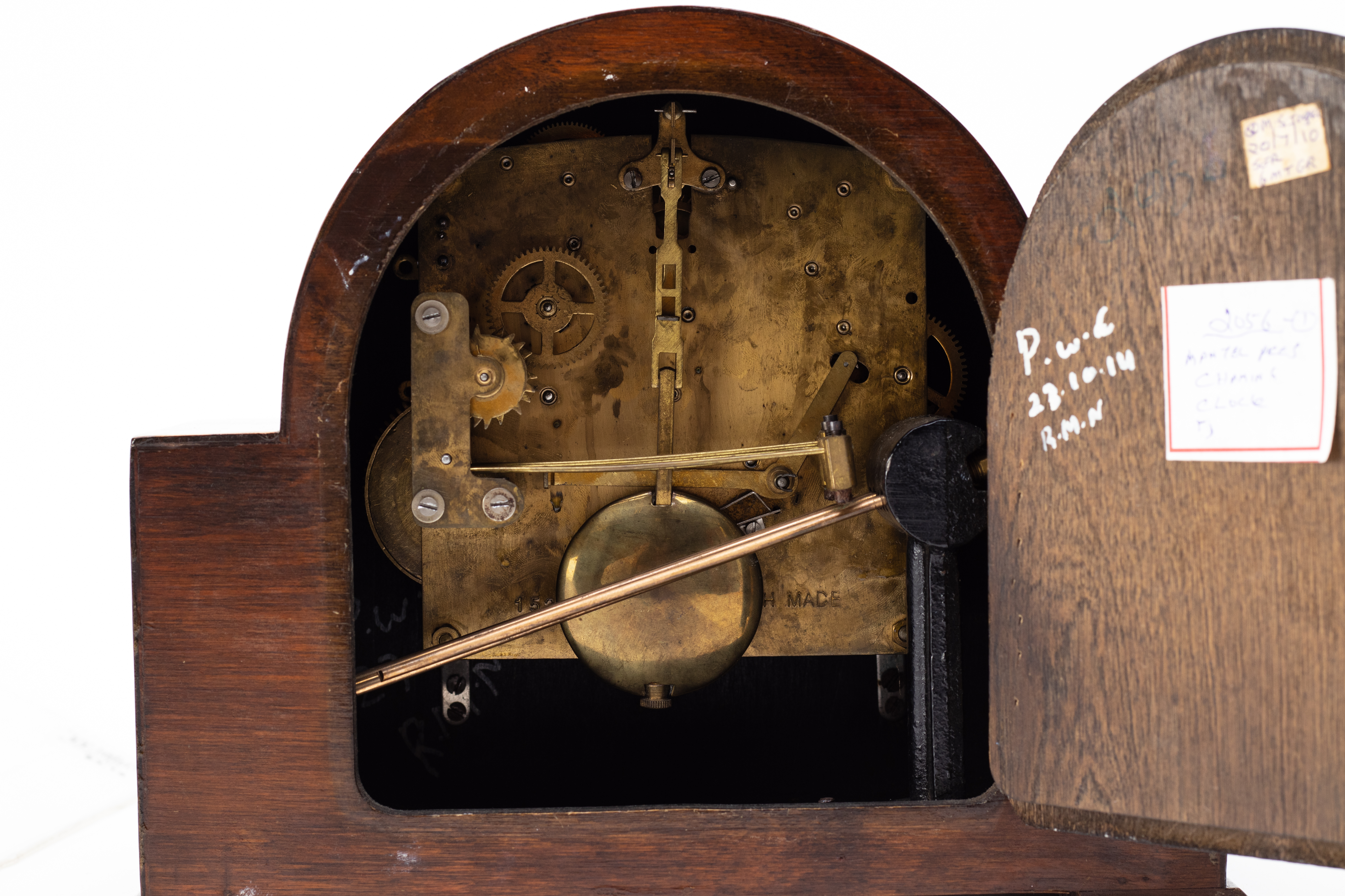 AN OAK CASED MANTLE CLOCK - Image 2 of 2