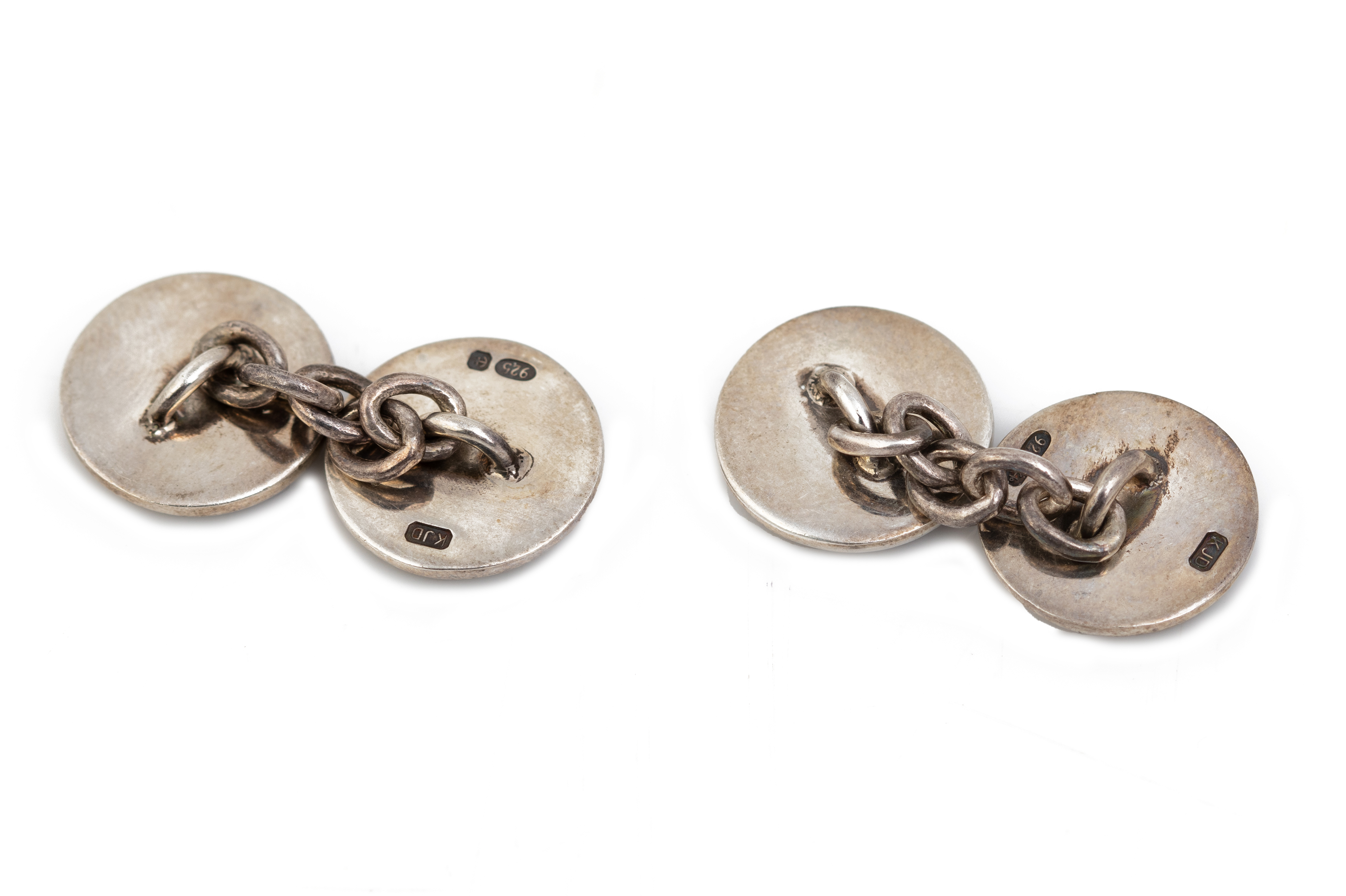 A PAIR OF SILVER AND ENAMEL CUFFLINKS - Image 2 of 2