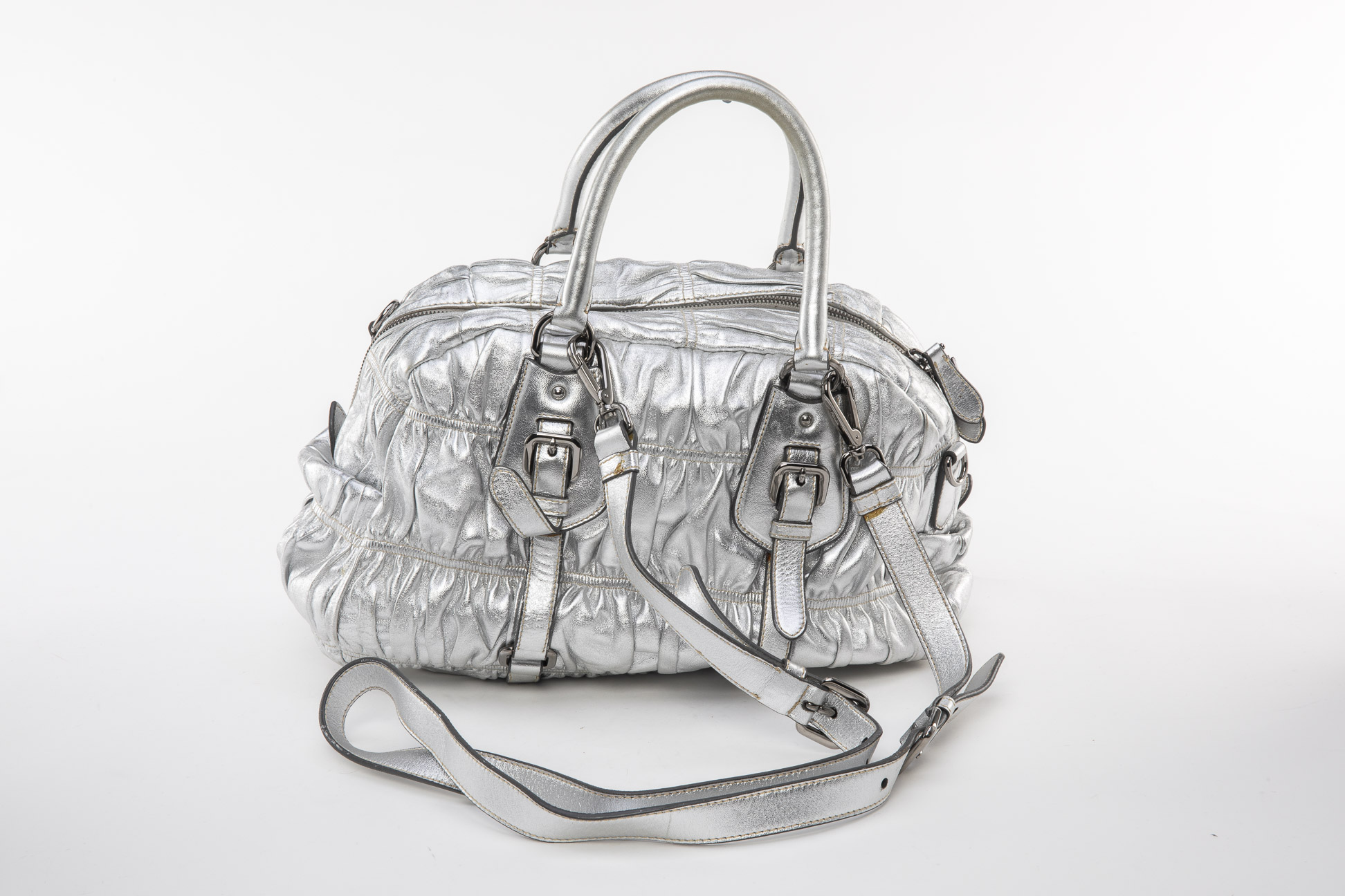 A PRADA 'NAPPA GAUFRE' METALLIC SILVER SHOPPING TOTE - Image 3 of 6