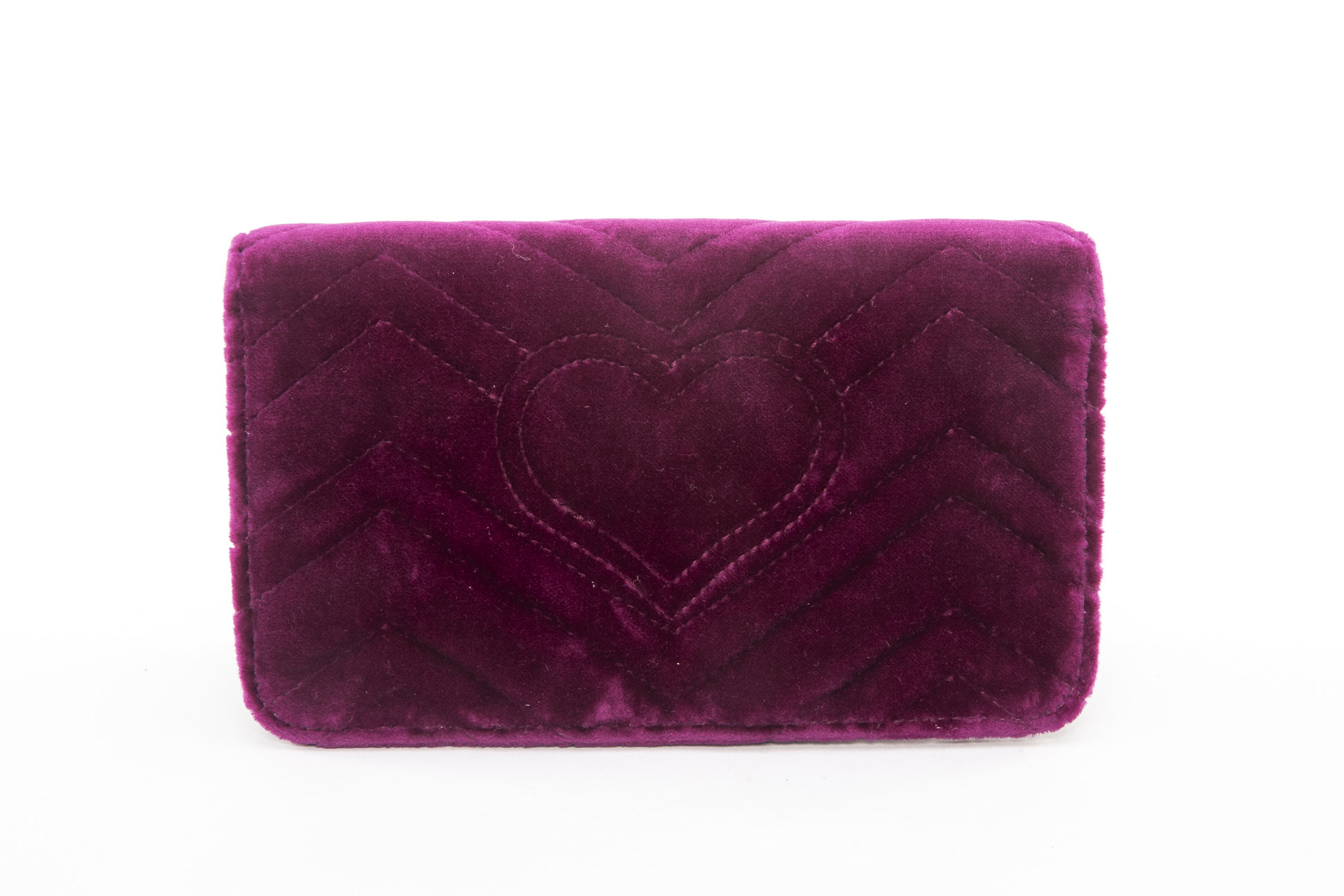 A GUCCI 'MARMONT' MAGENTA VELVET FLAP - Image 4 of 6